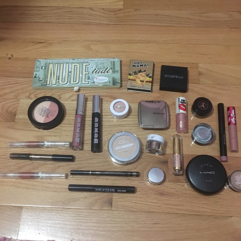 High end makeup bundle